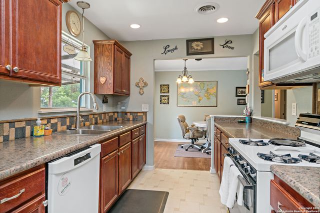 7706 Mertz, San Antonio, TX 78216