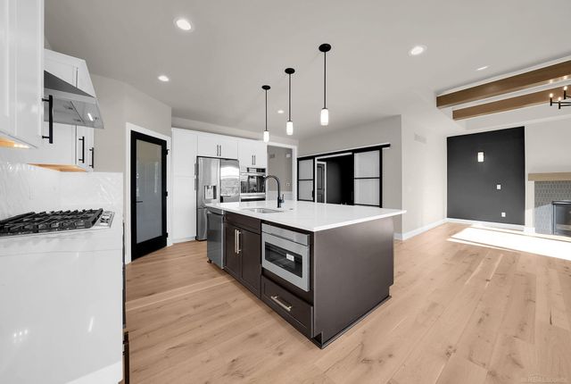 54714 Camden Court, Shelby Twp, MI 48316