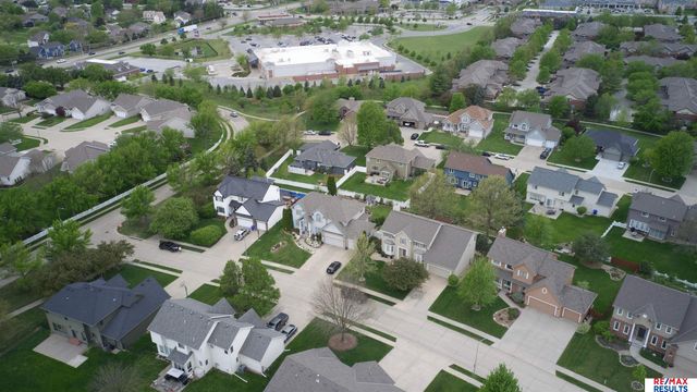 8126 S 93 Street, La Vista, NE 68128