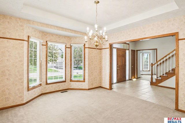 8126 S 93 Street, La Vista, NE 68128
