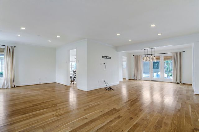 3744 Aberdeen Way, Houston, TX 77025