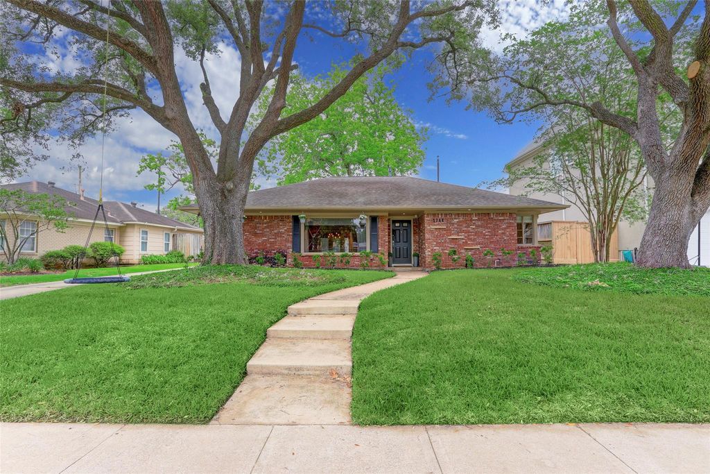 3744 Aberdeen Way, Houston, TX 77025