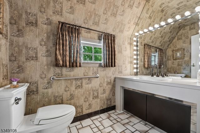 387 Beech Spring Rd, South Orange Village Twp., NJ 07079