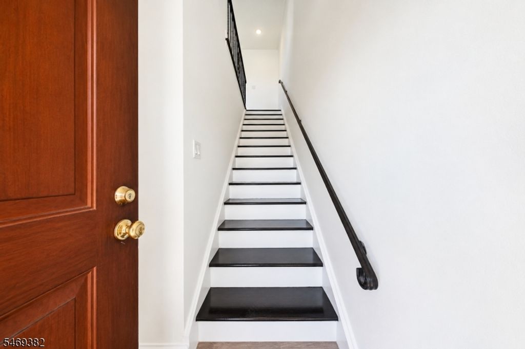 245 Edmund Ave 3, Paterson City, NJ 07502 — photo 2