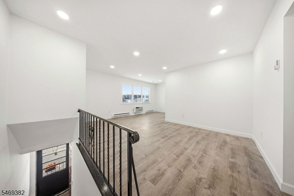 245 Edmund Ave 3, Paterson City, NJ 07502 — photo 3