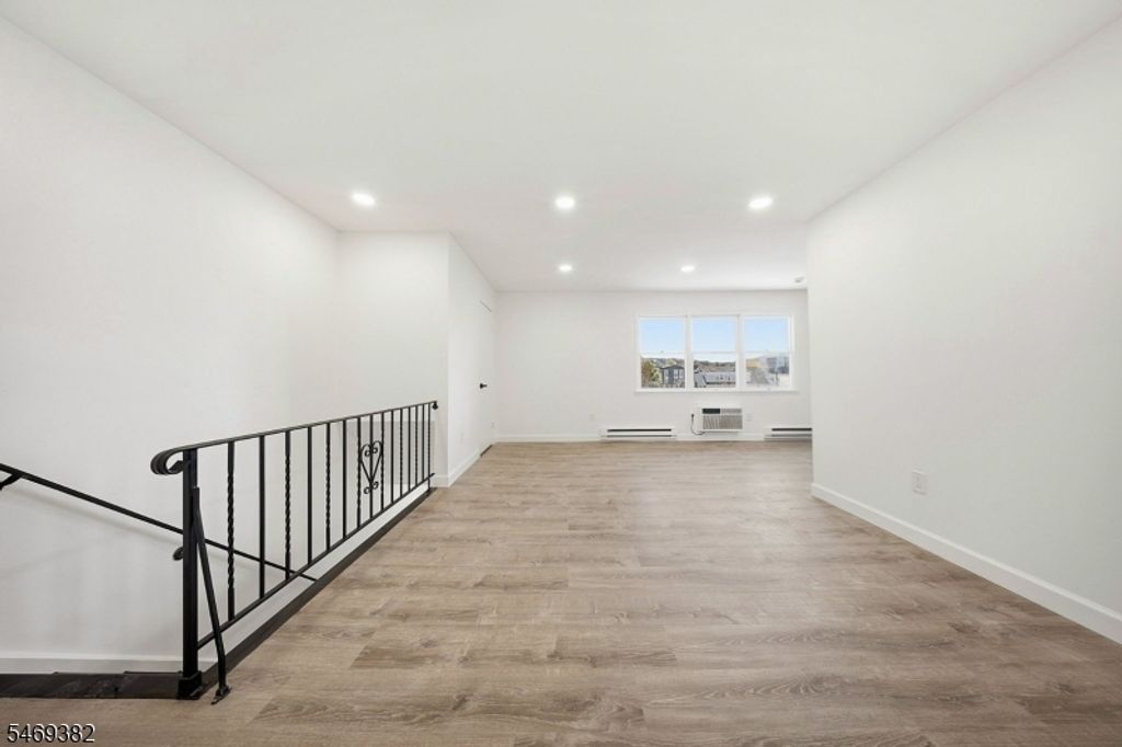 245 Edmund Ave 3, Paterson City, NJ 07502 — photo 4