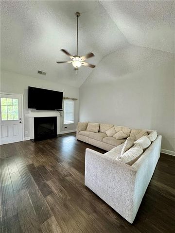 170 Willow Haven SE Street, Calhoun, GA 30701