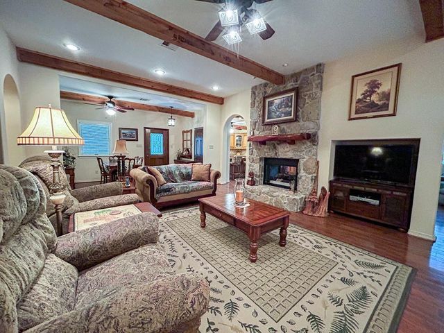 5259 Fm 946, Coldspring, TX 77331