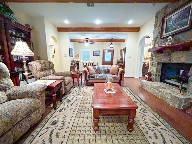 5259 Fm 946, Coldspring, TX 77331