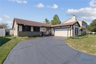 2566 Green Valley Drive, Toledo, OH 43614