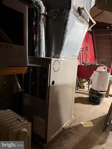 411 E 35TH ST, Wilmington, DE 19802