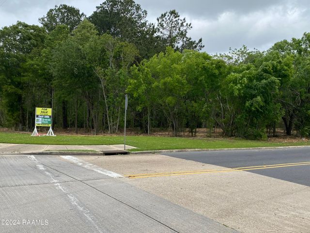 2000 S College Road, Lafayette, LA 70508