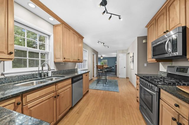 21565 Ann Rita DRIVE, Brookfield, WI 53045