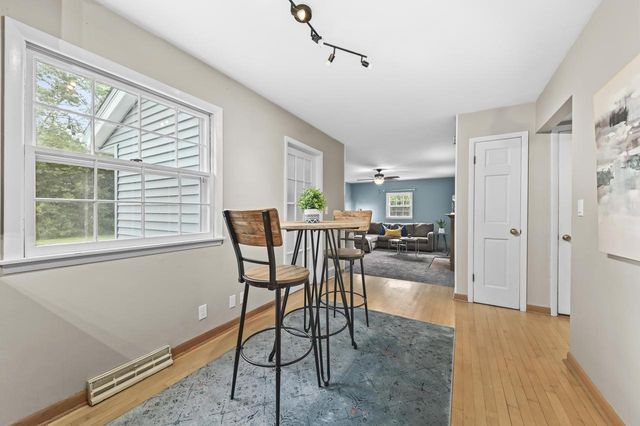 21565 Ann Rita DRIVE, Brookfield, WI 53045