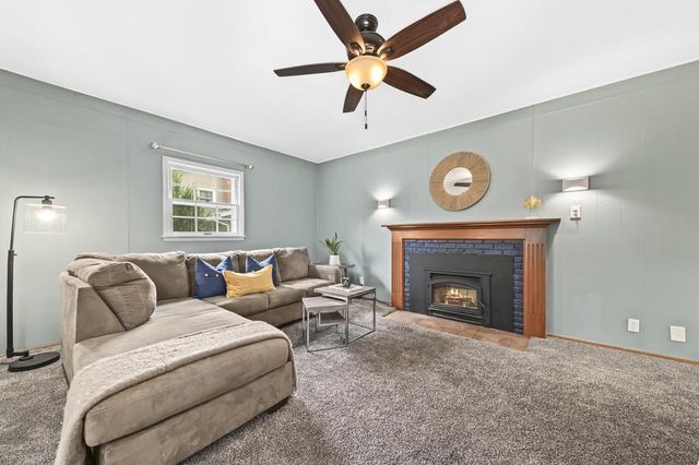 21565 Ann Rita DRIVE, Brookfield, WI 53045