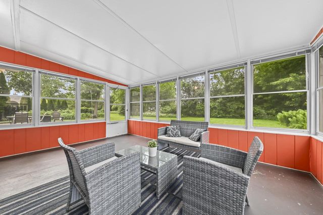 21565 Ann Rita DRIVE, Brookfield, WI 53045