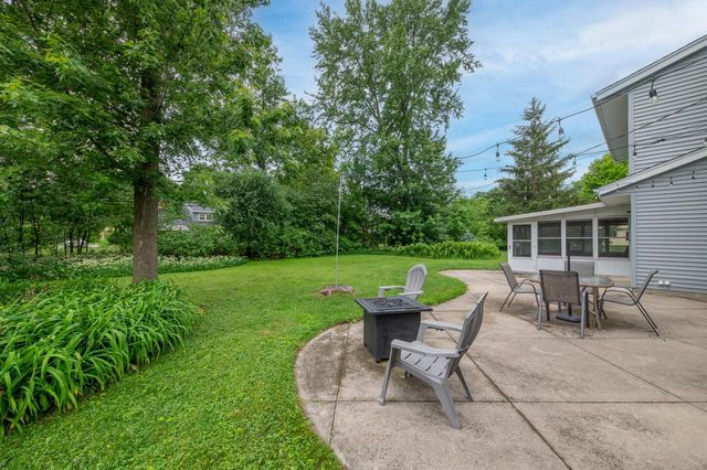 21565 Ann Rita DRIVE, Brookfield, WI 53045