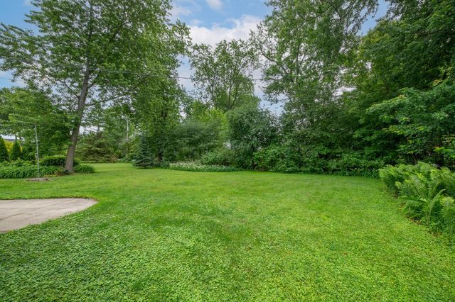 21565 Ann Rita DRIVE, Brookfield, WI 53045