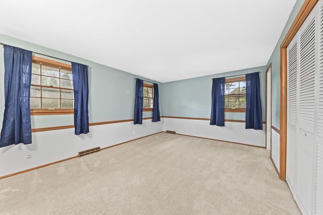 21565 Ann Rita DRIVE, Brookfield, WI 53045