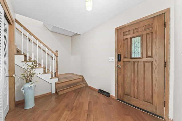 21565 Ann Rita DRIVE, Brookfield, WI 53045