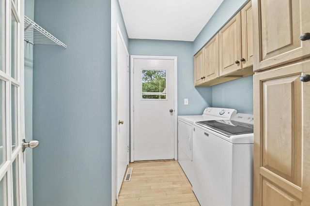 21565 Ann Rita DRIVE, Brookfield, WI 53045