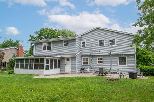 21565 Ann Rita DRIVE, Brookfield, WI 53045