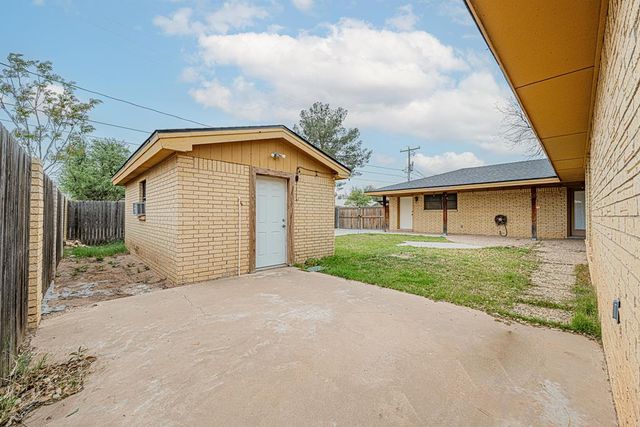 3511 Stanolind Ave, Midland, TX 79707