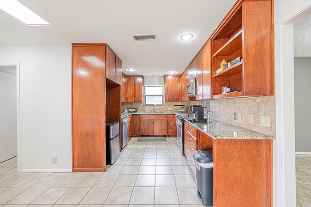 3511 Stanolind Ave, Midland, TX 79707