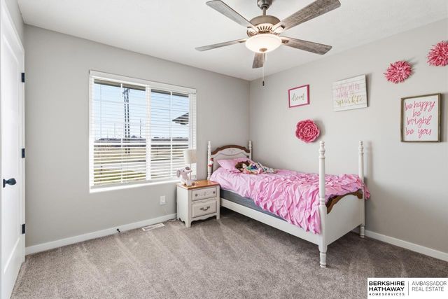 18606 George Miller Parkway, Elkhorn, NE 68022