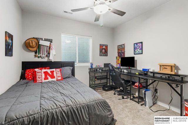 18606 George Miller Parkway, Elkhorn, NE 68022