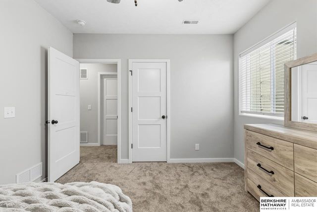 18606 George Miller Parkway, Elkhorn, NE 68022