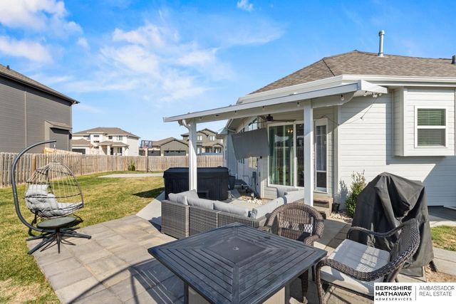 18606 George Miller Parkway, Elkhorn, NE 68022