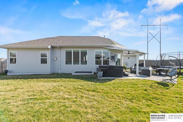 18606 George Miller Parkway, Elkhorn, NE 68022