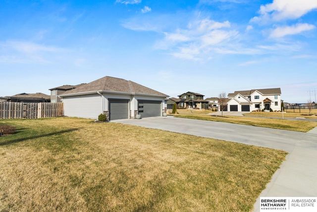 18606 George Miller Parkway, Elkhorn, NE 68022