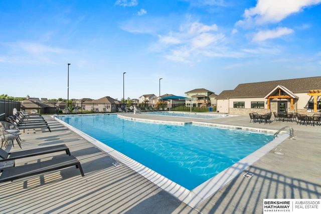 18606 George Miller Parkway, Elkhorn, NE 68022