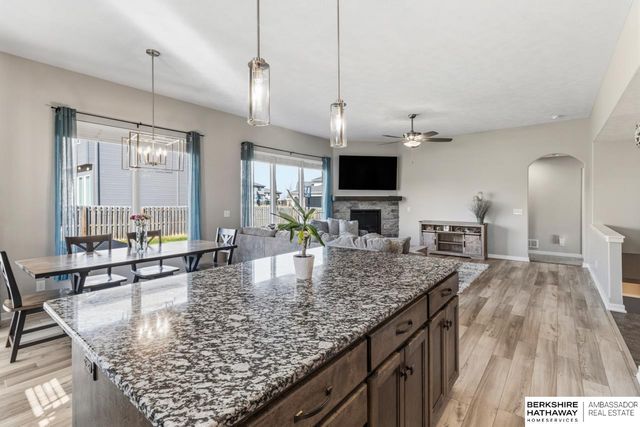 18606 George Miller Parkway, Elkhorn, NE 68022