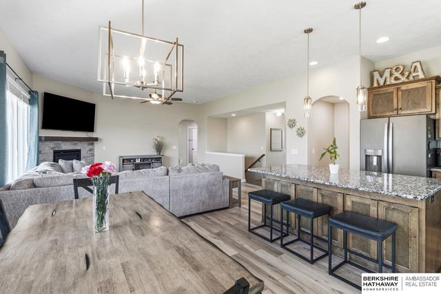 18606 George Miller Parkway, Elkhorn, NE 68022