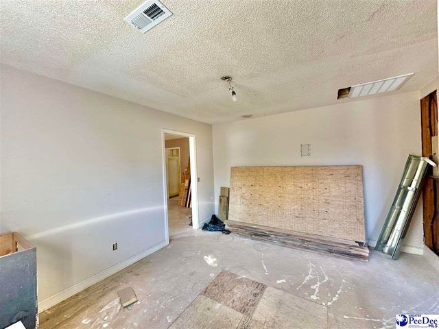 2369 Hallmark Dr, Florence, SC 29505