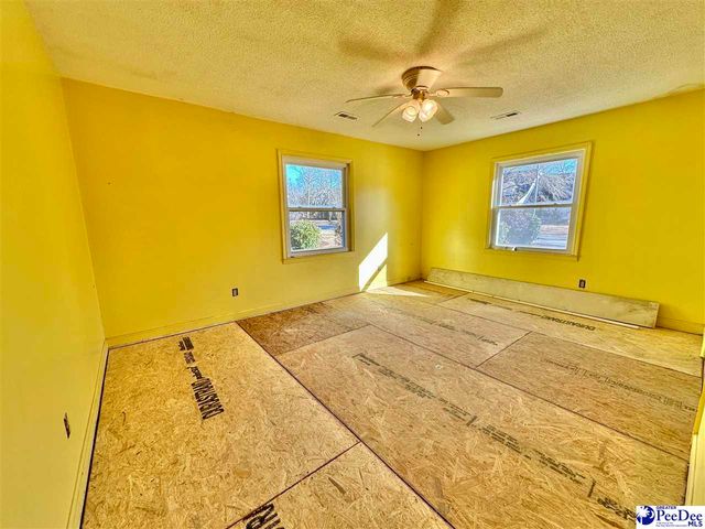 2369 Hallmark Dr, Florence, SC 29505