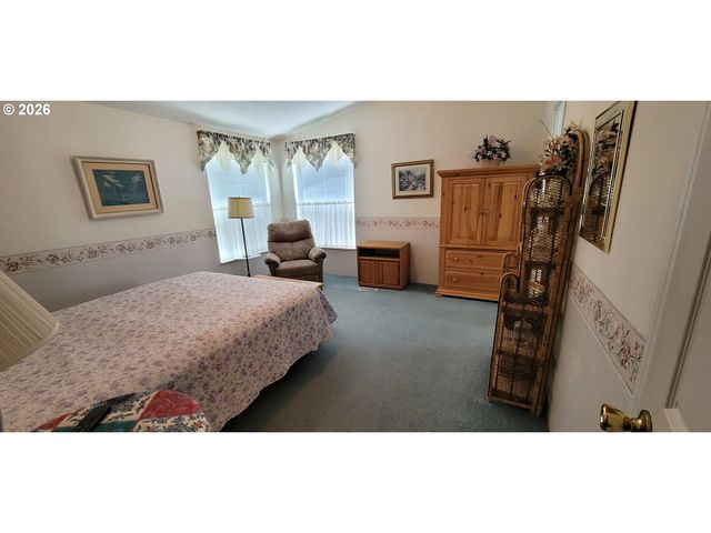 3220 CRESCENT Ave 62, Eugene, OR 97408