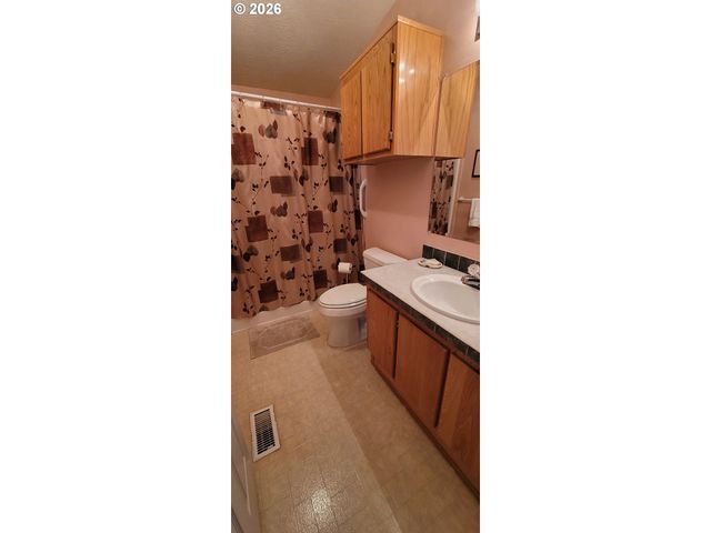3220 CRESCENT Ave 62, Eugene, OR 97408