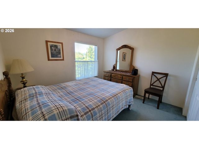 3220 CRESCENT Ave 62, Eugene, OR 97408