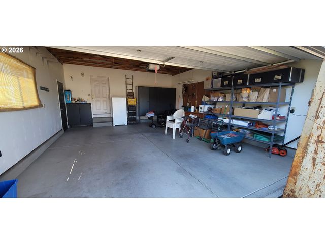 3220 CRESCENT Ave 62, Eugene, OR 97408