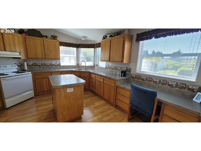 3220 CRESCENT Ave 62, Eugene, OR 97408