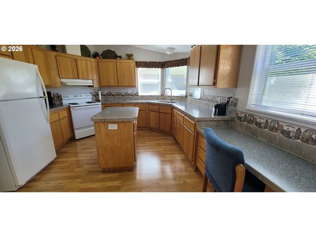 3220 CRESCENT Ave 62, Eugene, OR 97408