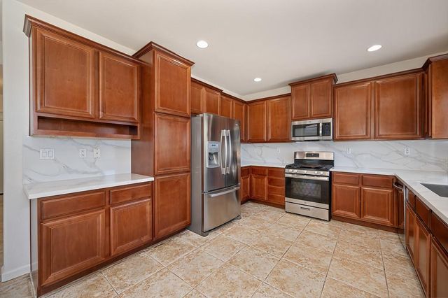 1954 Horseshoe Glen Cir, Folsom, CA 95630