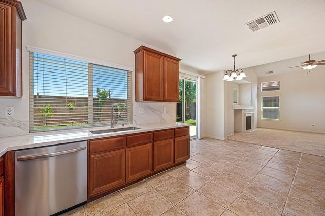 1954 Horseshoe Glen Cir, Folsom, CA 95630