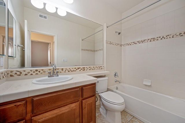 1954 Horseshoe Glen Cir, Folsom, CA 95630
