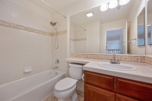 1954 Horseshoe Glen Cir, Folsom, CA 95630