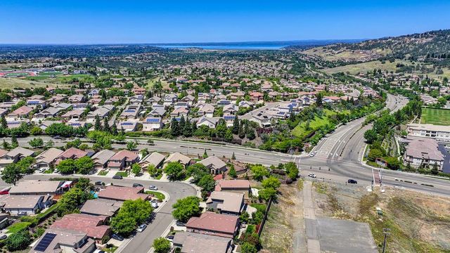1954 Horseshoe Glen Cir, Folsom, CA 95630
